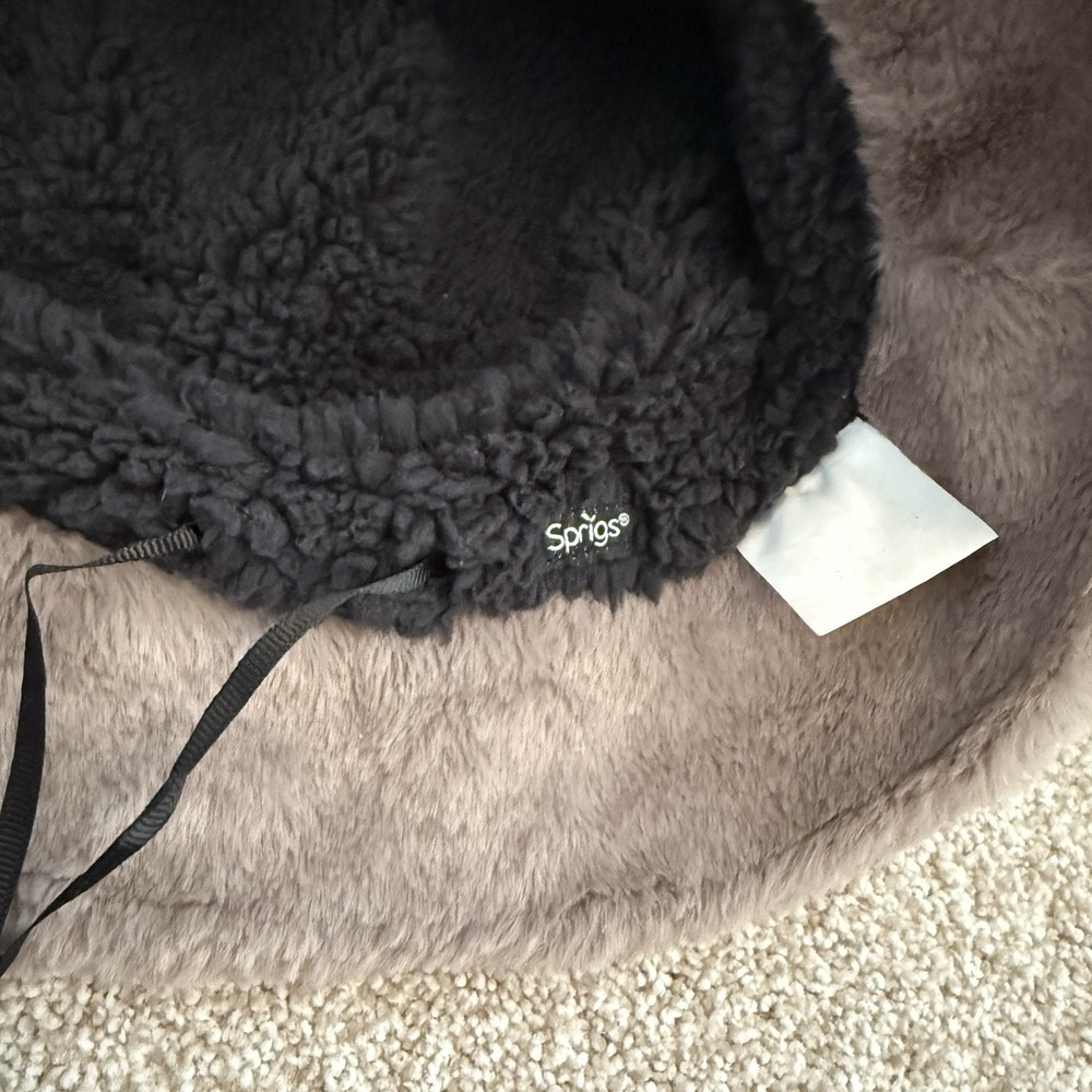 Sprigs Modern Reversible Camel Faux Fur and Sherpa Adjustable Bucket Hat - Picture 3 of 3